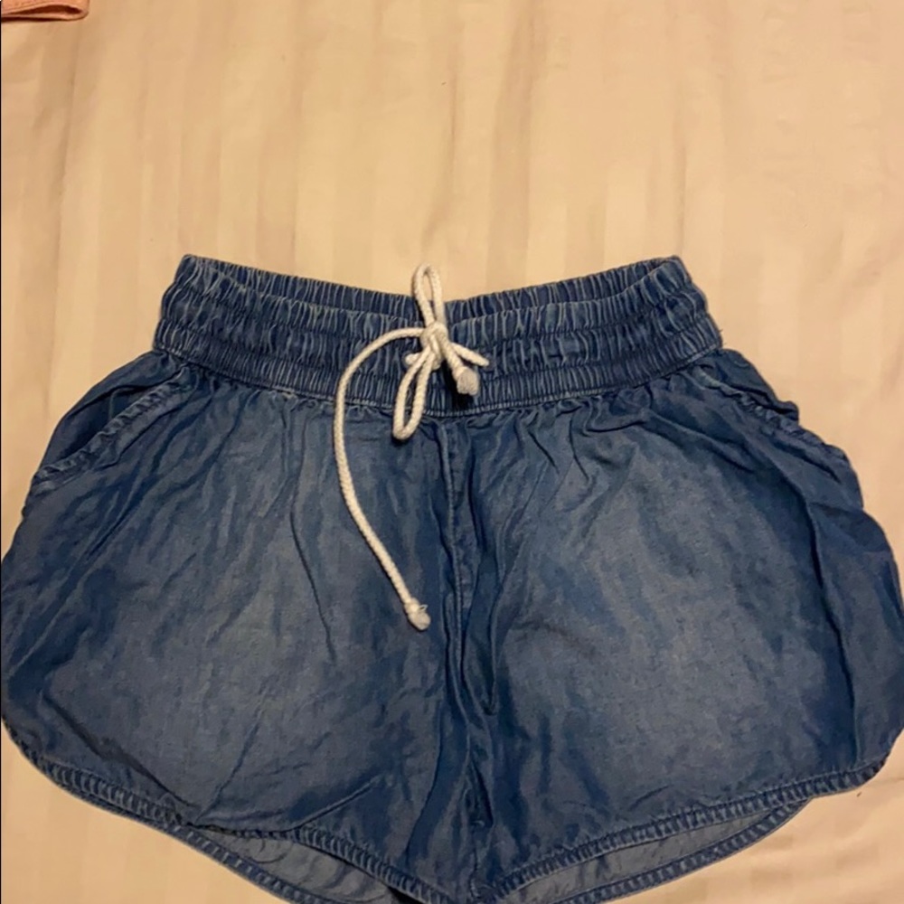 Stretch denim shorts